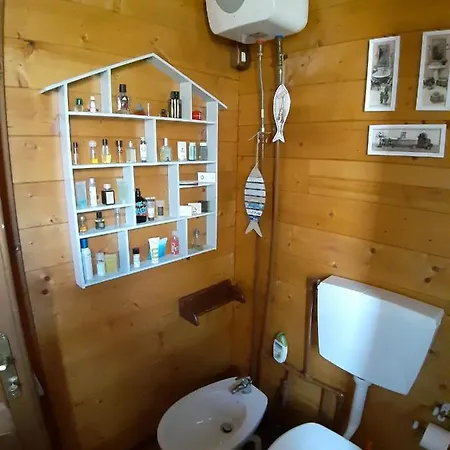 아파트 La Casetta Di Ross 카스텔리나마르티마